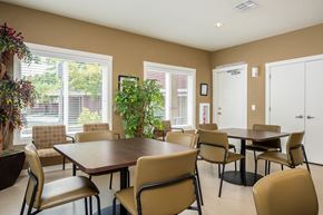 Mcminnville apartment for rent - A dining room with a table surrounded by chairs.
