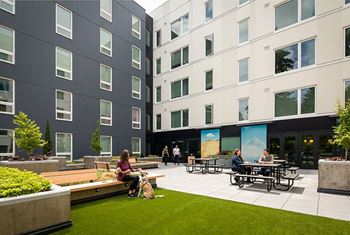 Community balcony/courtyard