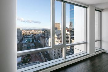 Stunning city views from many floors in every direction