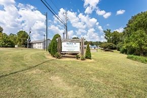 Bessemer apartment for rent - A sign in front of a grassy area that says "Residence Place".