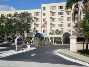 Deerfield Beach apartment for rent - B'nai B'rith I, II, and III Deerfield Apartments in Deerfield Beach, FL entrance