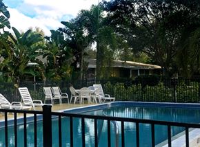 Sarasota apartment for rent - stunning pool and sundeck with furnishings