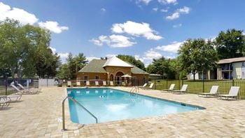 The-madison-franklin-swimming-pool