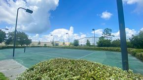 Windemere apartment for rent - Outdoor tennis court with apartment building exterior in the background