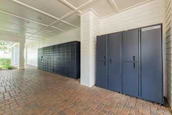 Amazon hub package lockers
