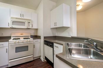Fully-equipped kitchen