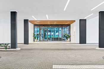 Elegant arrival and porte cochère