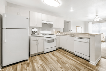 Fully-equipped kitchen