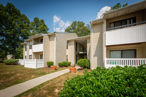 Waldorf apartment for rent - Building exterior featuring patios and balconies and breezeway