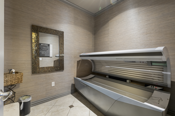 Private tanning facility