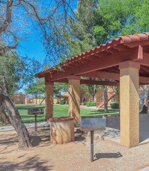 Tucson apartment for rent - Outdoor covered picnic area at Las Villas De Kino Apartments, Tucson, 85706  