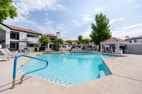 Mesa apartment for rent - swimming pool with sundeck