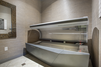 Private tanning facility