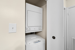 Waldorf apartment for rent - stackable washer and dryer