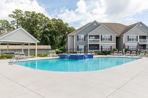 Macon apartment for rent - swimming pool with sundeck