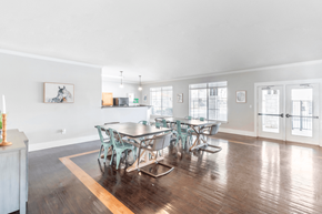 Austin apartment for rent - A dining room with a table and chairs.