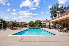 Farmington apartment for rent - swimming pool with sundeck