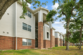 Houston apartment for rent - our apartments at the district feature a spacious living room