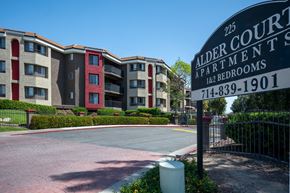 Santa Ana apartment for rent - Alder Court Santa Ana, CA Community Exterior