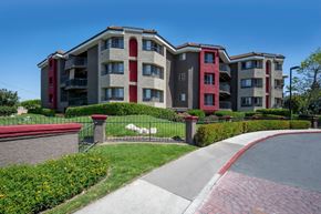 Santa Ana apartment for rent - Alder Court Santa Ana, CA Community Exterior