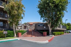 Santa Ana apartment for rent - Alder Court Santa Ana, CA Community Exterior