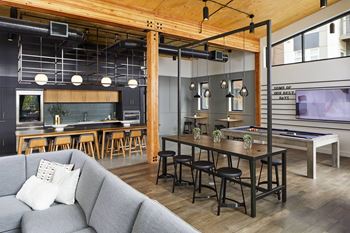 Entertainment lounge