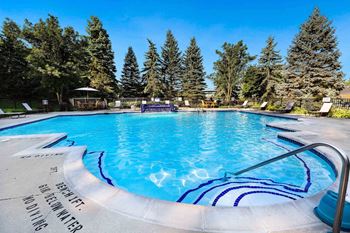 Swimming pool with sparkling water