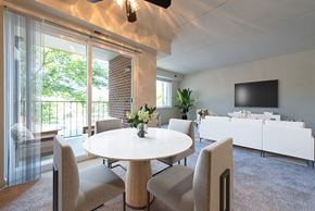 Leesburg apartment for rent - Modern dining room at Tuscarora Creek, Virginia, 20175