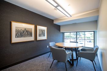 Conference rooms & coworking spaces