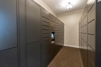 24/7 Package pick up lockers