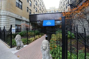 Chicago apartment for rent - Times Square Apartments