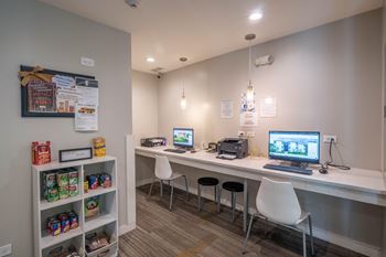 24/7 Business center