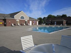 Burton apartment for rent - Pool Area