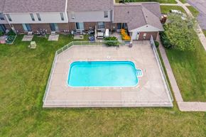 Grand Blanc townhouse for rent - Swimming Pool