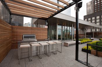 Lofts at river east apartments roof deck