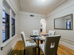 Chicago apartment for rent - The Chatelaine - Dining Room