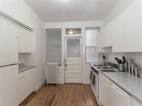 Chicago apartment for rent - Ravenswood Chicago Apartment Kitchen