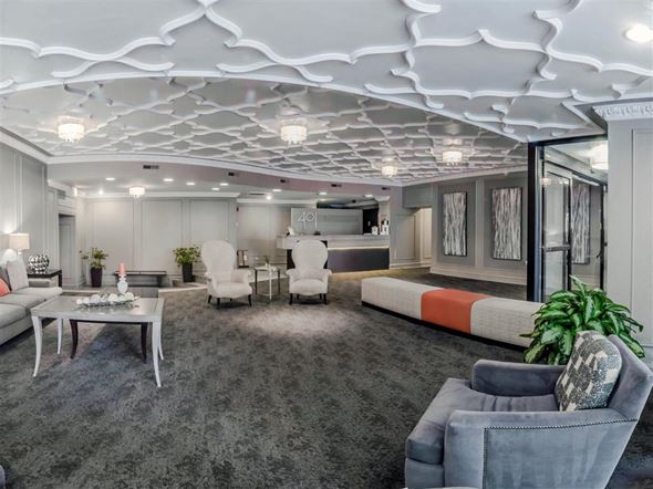 Chicago apartment for rent - The Patricians Apartments Lincoln Park Chicago Lobby Entrance