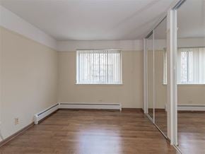 Chicago apartment for rent - Winthrop Place - Bedroom Photo