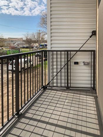 2-Bed travertine #200 (light cabinets) - balcony