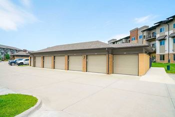 Amenities - detached garages