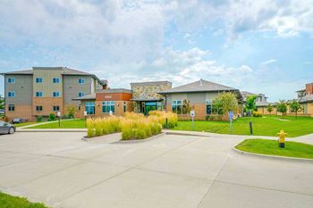 Exteriors - clubhouse parking