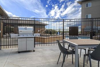 360-At-jordan-west-new-luxury-apartments-jordan-creek-west-des-moines-ia-_10.Jpg