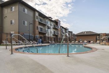 360-At-jordan-west-new-luxury-apartments-jordan-creek-west-des-moines-ia-_4.Jpg