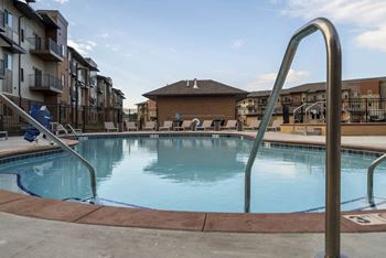 360-At-jordan-west-new-luxury-apartments-jordan-creek-west-des-moines-ia-_5.Jpg