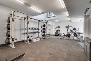 Aspire-at-cityplace-woodbury-mn-luxury-apartment-community-fitness-center