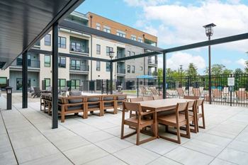 Amenities - courtyard