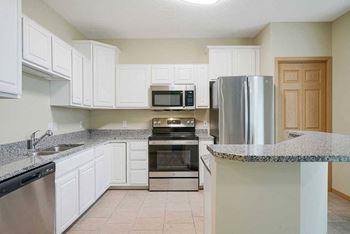 Ponderosa duplex kitchen (2)