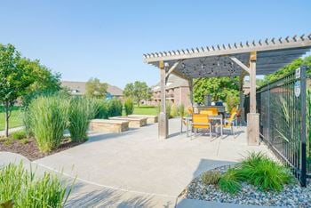 Fountain glen - pool - pergola and fire pit