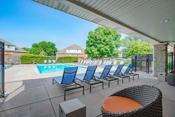 Fountain glen - pool - lounge seating